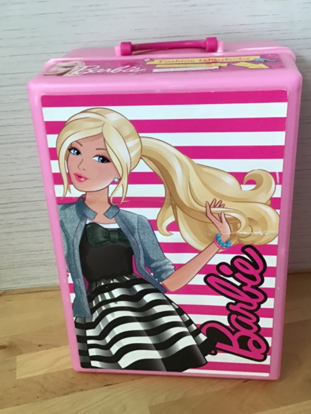 Barbie Doll and Wardrobe - Picture 13 of 16